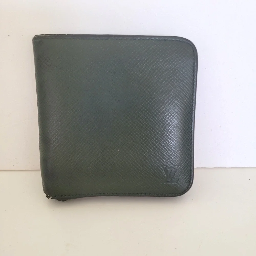 Louis Vuitton Taiga Leather Compact Zippy Wallet Green CA0051 Mens Bifold Spain